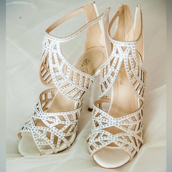 Liz Form Shoes - Size 6 Liz Form Dress Heels. Size 36